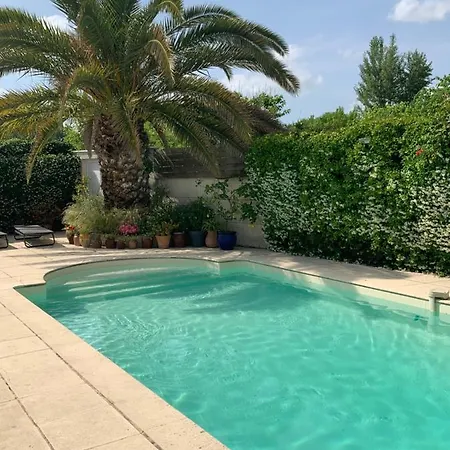 Chambre Cosy Indépendante Dans Jardin Verdoyant. Séjour chez l'habitant *