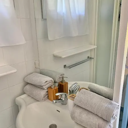 Cosy Independante Dans Jardin Verdoyant.